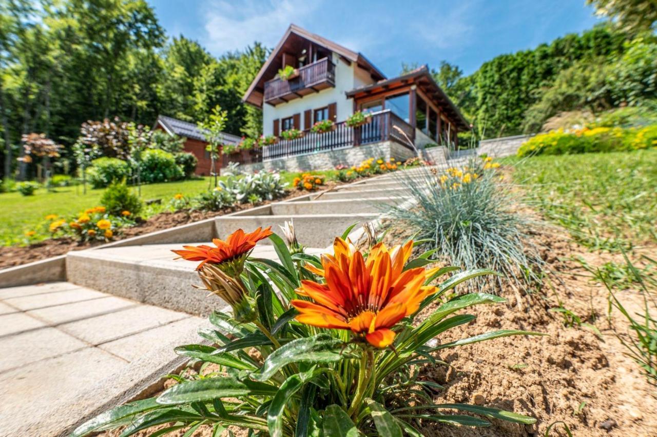 Holiday Home Mare Near River Karlovac Exterior foto